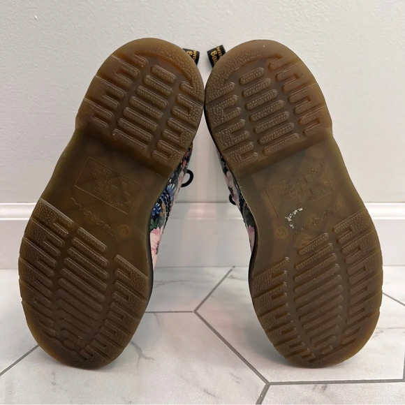 Dr. Martens 1460 Pascal Wanderlust Multicolored Floral Boot Size 7 Women - Picture 7 of 9